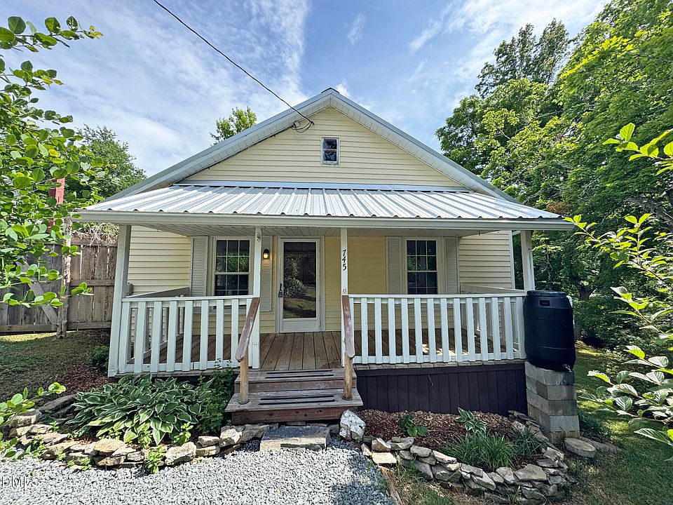 1st image of 745 Rex Dr
