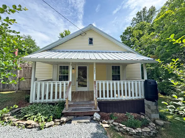 745 Rex Dr, Hillsborough, NC 27278
