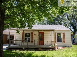 701 W Oak St, Olathe, KS 66061