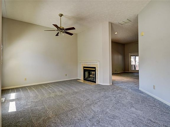 3rd image of 7592 Pinesprings East Dr