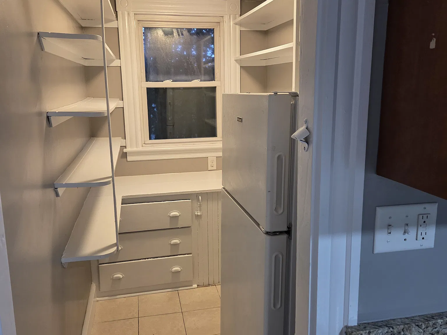 3 bed, 1000 sqft, $2,250 — Photo 2