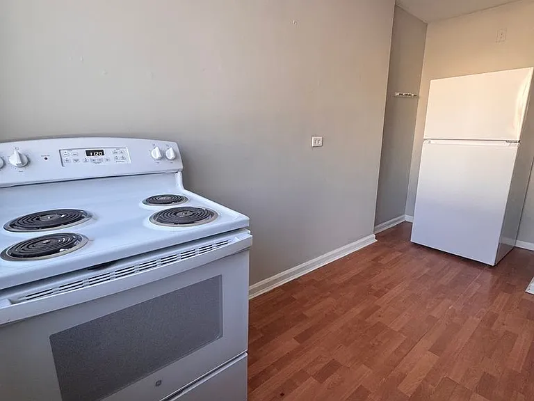 17-31 Flanders Ln — Photo 6