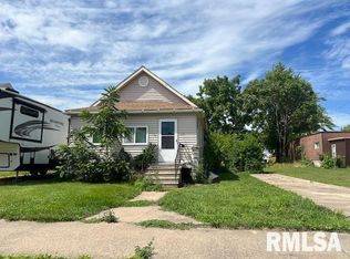 530 3rd Ave S, Clinton, IA 52732