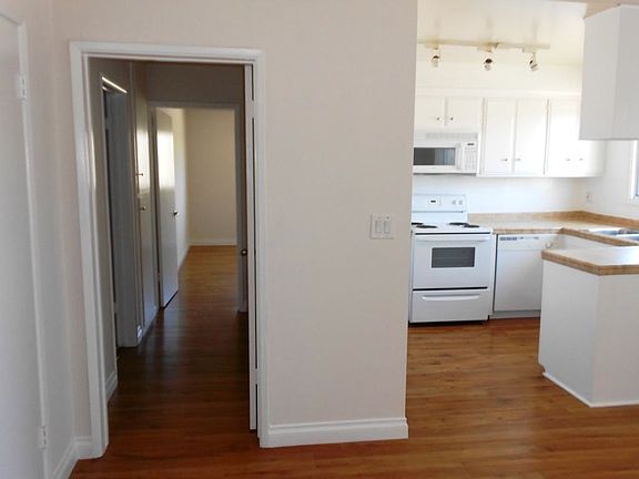 3rd image of 1901 6th St APT 303