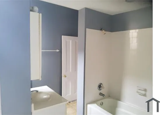 731 E 22nd St — Photo 12