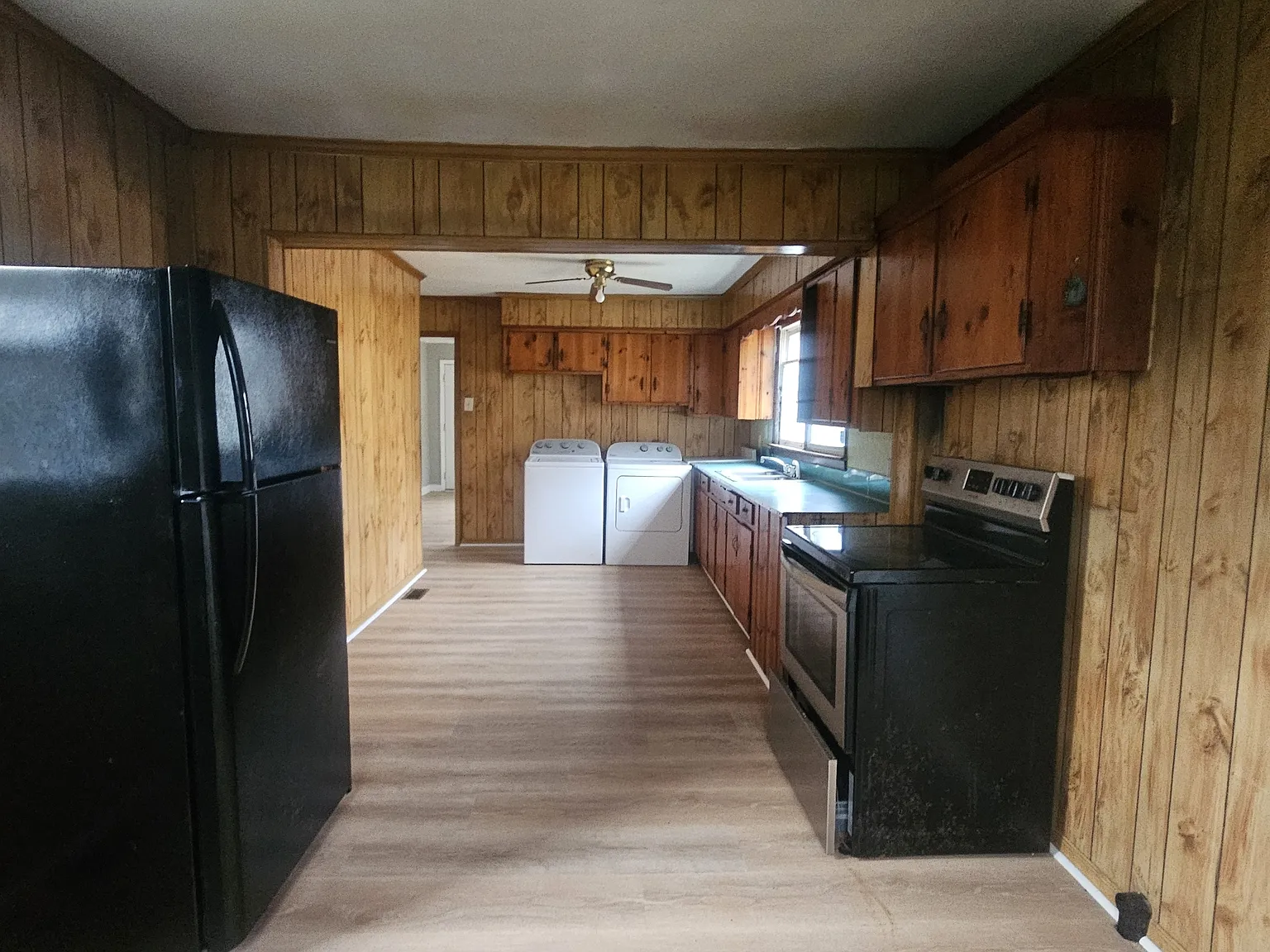 2427 Twin Ave - 1 — Photo 3