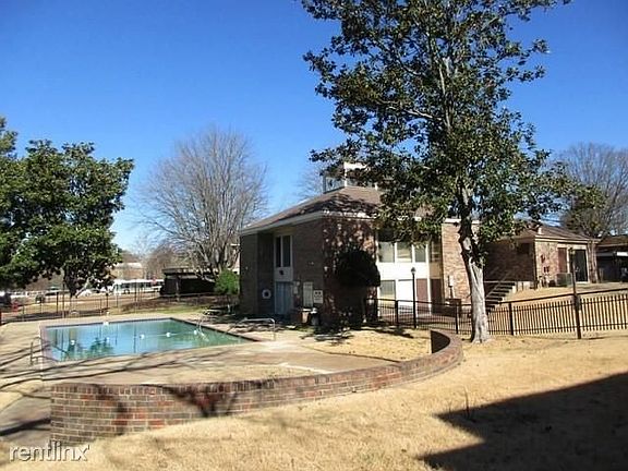 condo poplar pool