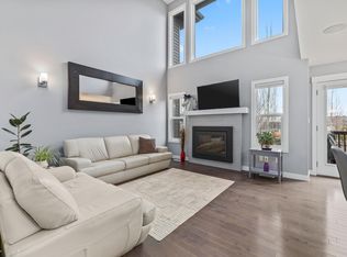 17504 13th Ave SW, Edmonton, AB T6W 2J8