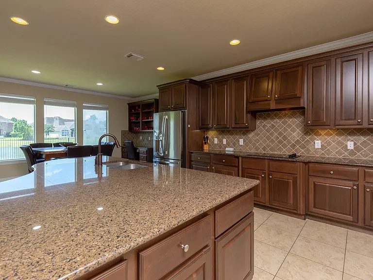 162 W Hullwood Ct — Photo 19