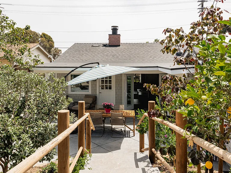 1702 Cliff Dr — Photo 19