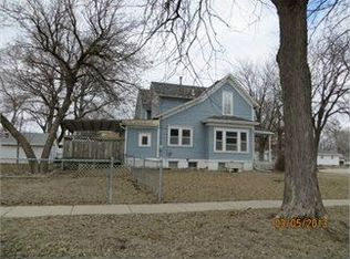 305 N School St, Wilber, NE 68465