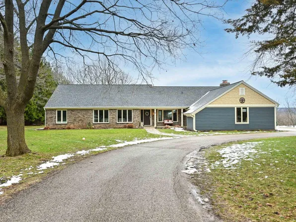 360 Genesee STREET, Delafield, WI 53018