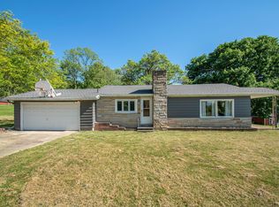 1235 Chapelgate Rd, Niles, MI 49120