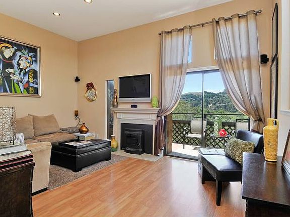 2nd image of 258 Bay Vista Cir