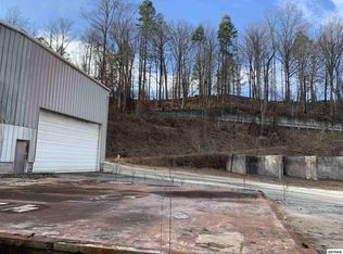 309 Hughes Rd, Gatlinburg, TN 37738