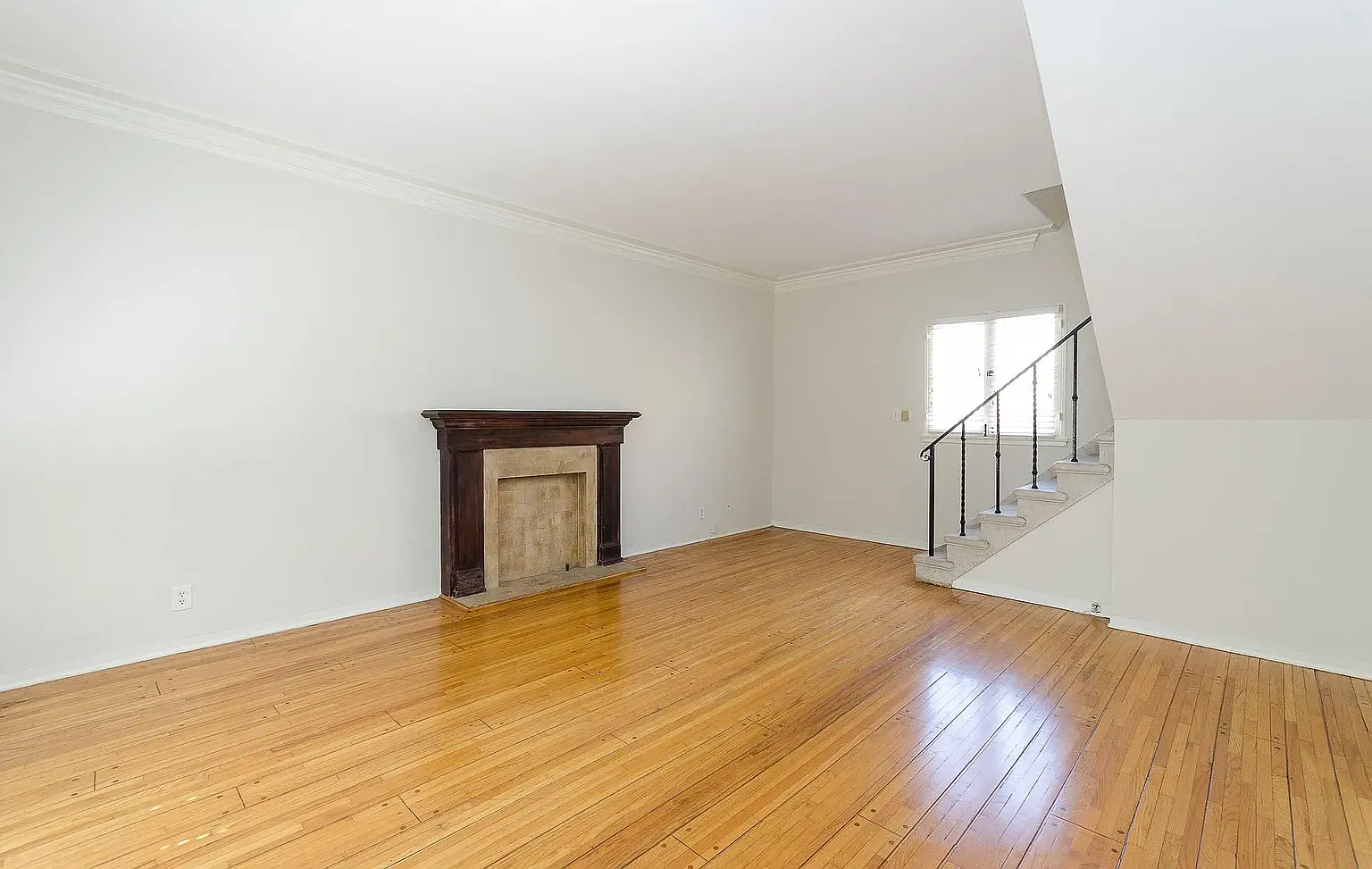 2 bed, 1350 sqft, $3,795 — Photo 2