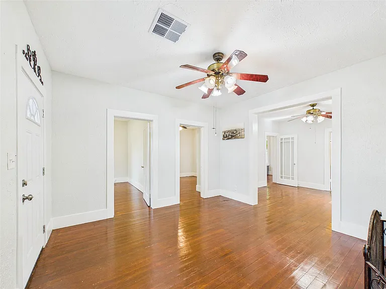 314 W Sidnor St — Photo 16