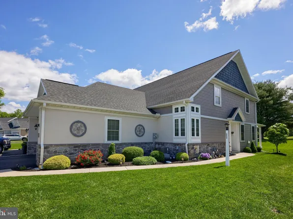 252 Sawgrass Dr, Millersville, PA 17551