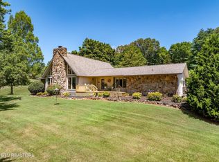 245 Creekwood Dr, Madisonville, TN 37354