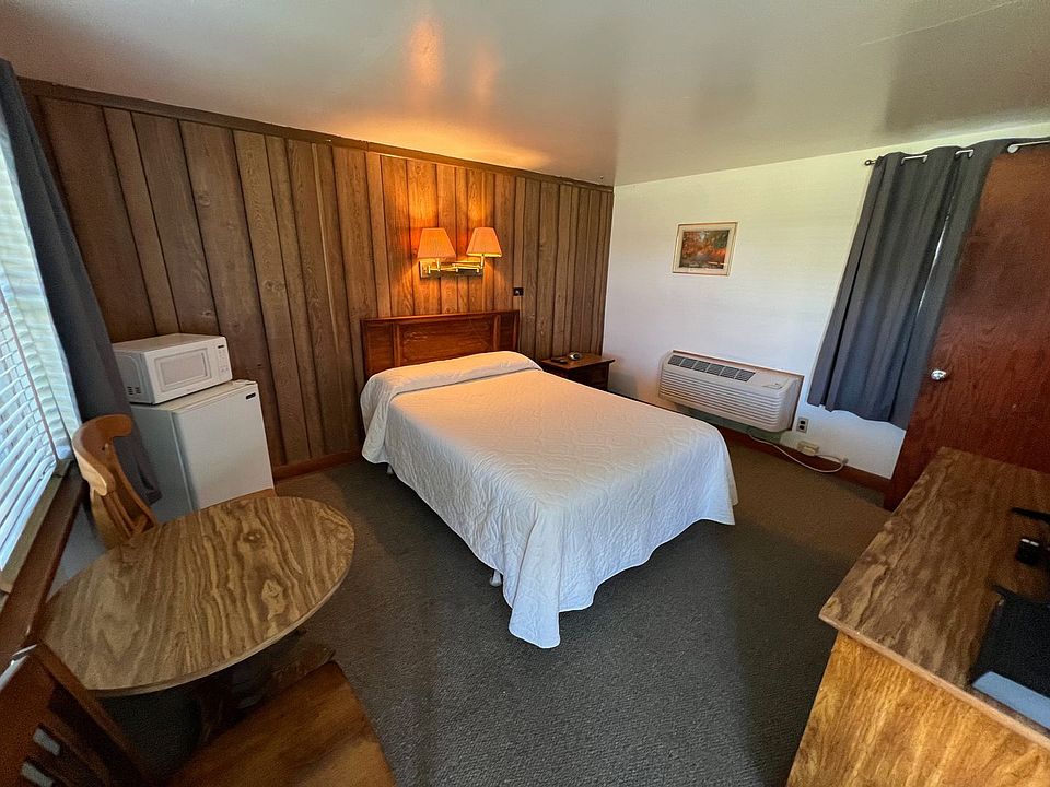 1st image of 9097 Allentown Blvd Room 7