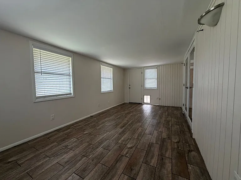 9108 Bluff Dr — Photo 16