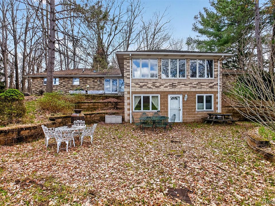 1st image of 8197 Irish Rd