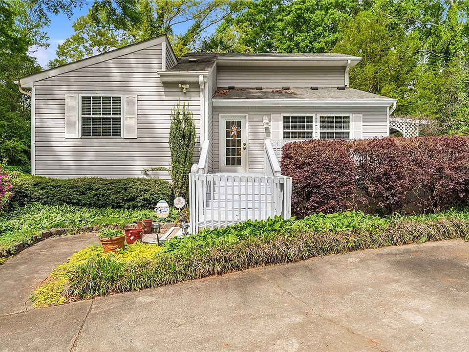 1st image of 1412 Forest Ln