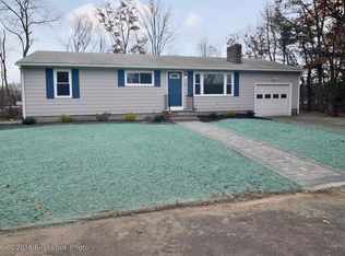 24 Cindy Ln, Warwick, RI 02886
