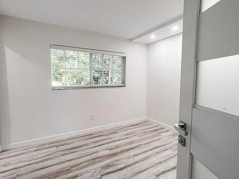 455 NE 16th Ave #10 — Photo 13