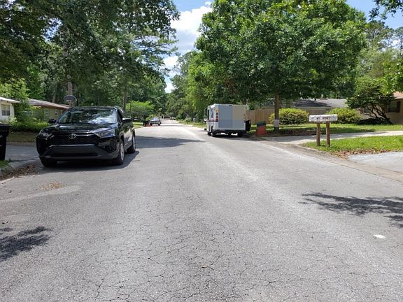 5th image of 1926 NW 43rd Pl