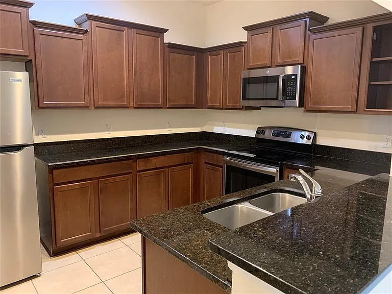 8140 Serenity Springs Dr — Photo 4