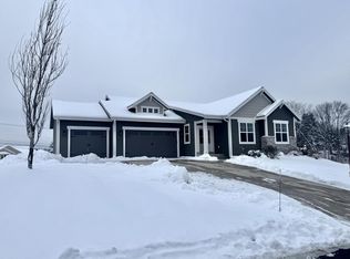 Pebble Brook Hollow, Waukesha, WI 53189