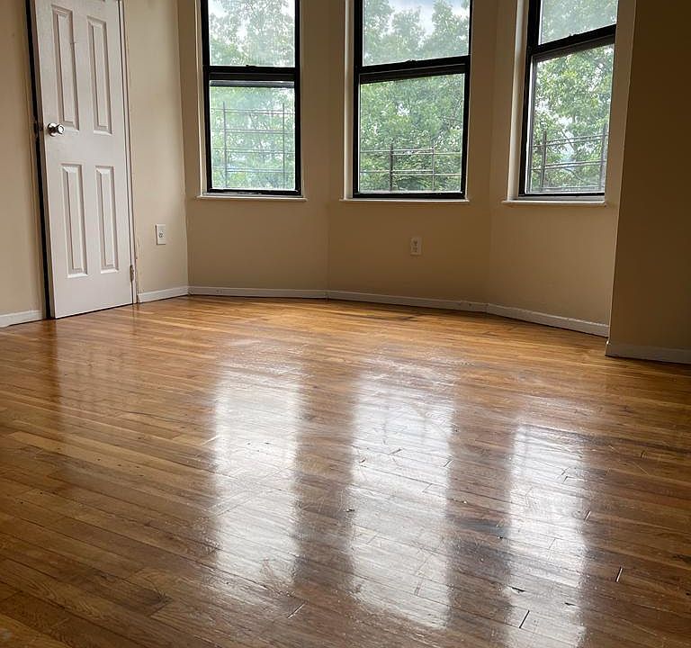 1st image of 310 Woodworth Ave #7