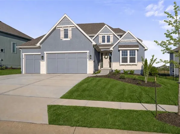 17929 Manor St, Overland Park, KS 66085