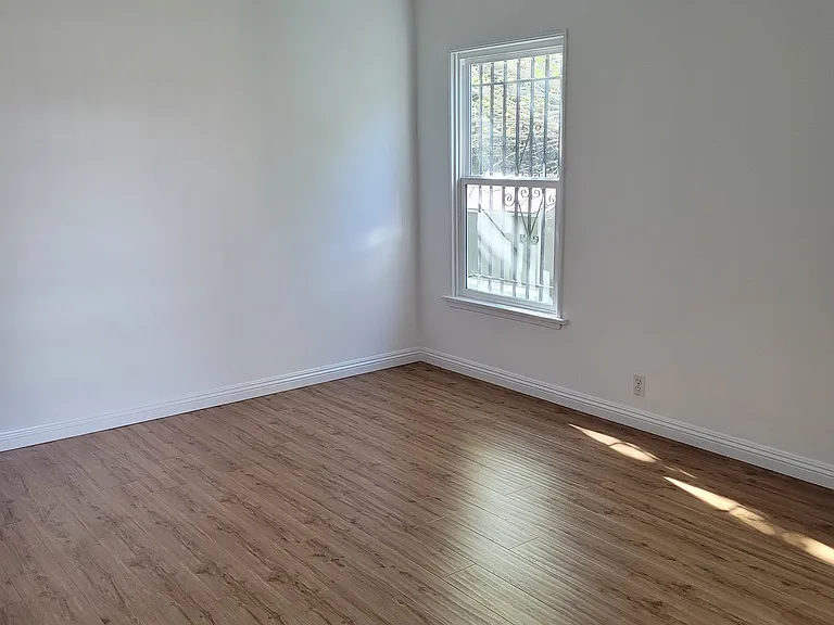 4754 Oakwood Ave #8 — Photo 8