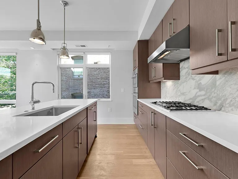 2225 California St NW #302 — Photo 4