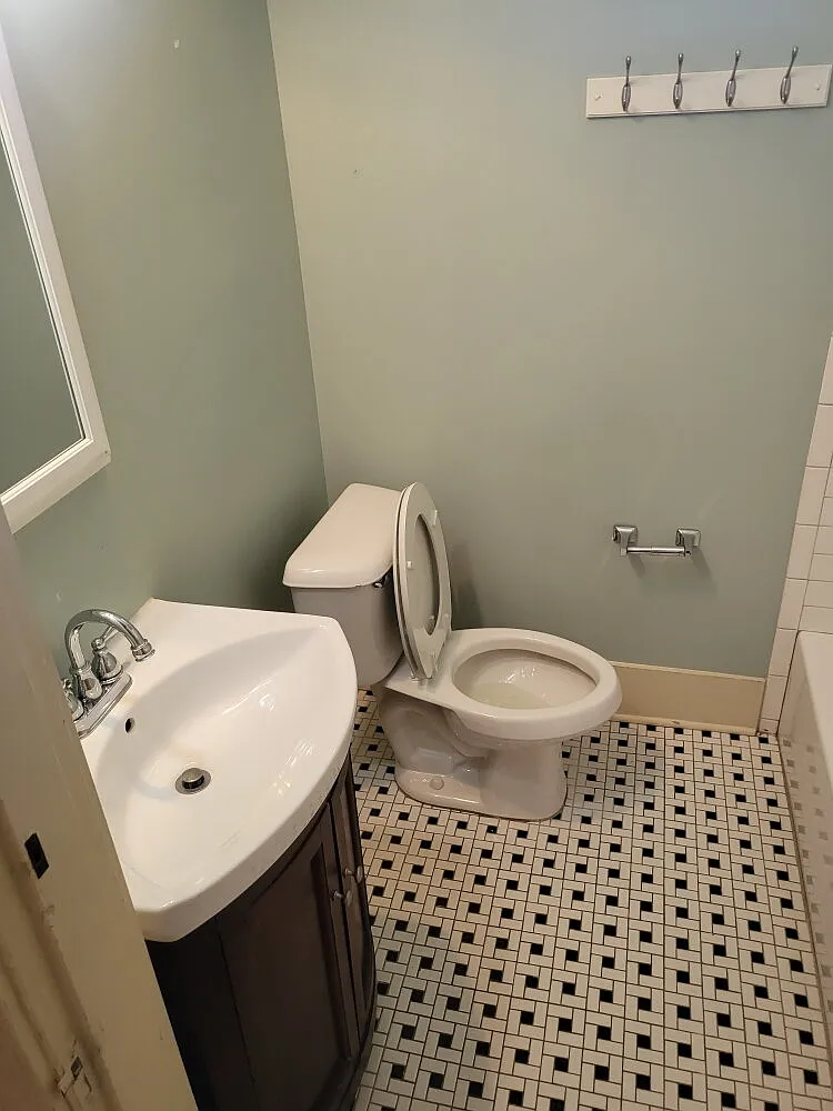 1 bed, 1.0 bath, 850 sqft, $895 — Photo 4