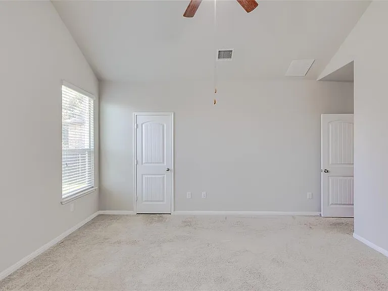 11608 Reading Ct — Photo 12