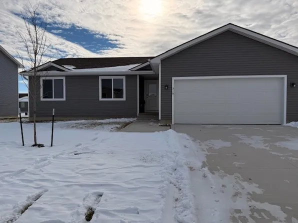 319 NE Chalet St, Elkhart, IA 50073