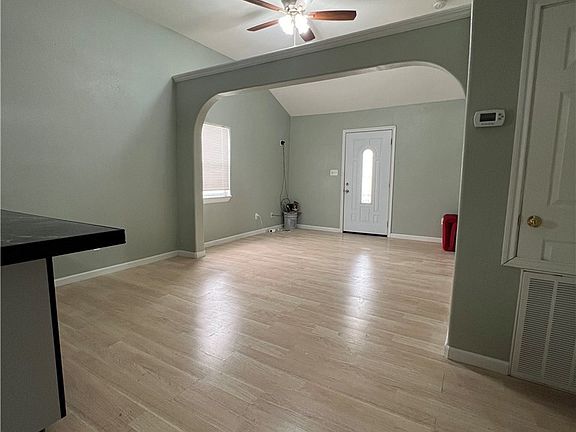3rd image of 205 W 3rd St