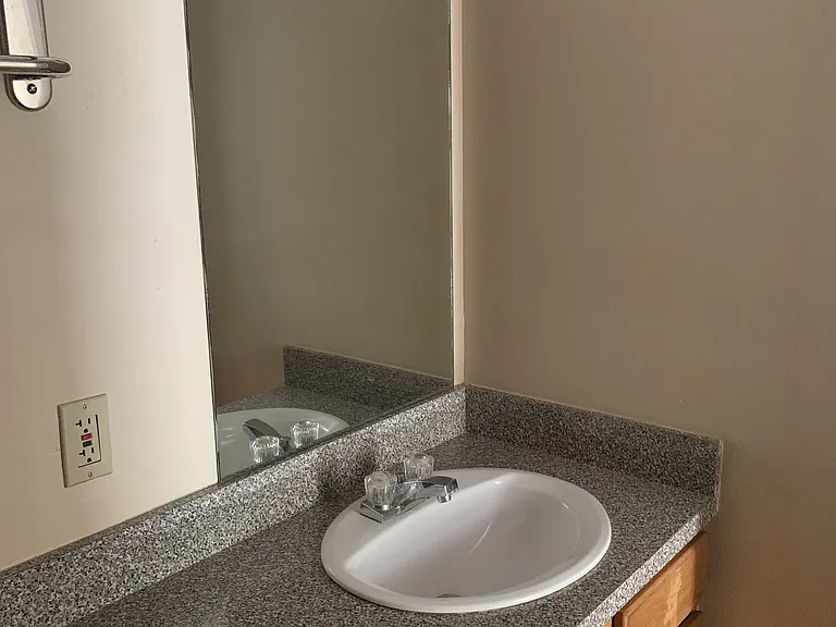 347 S Upper St #20 — Photo 3