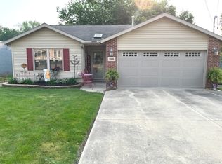 1105 Eastern Ave, Dixon, IL 61021