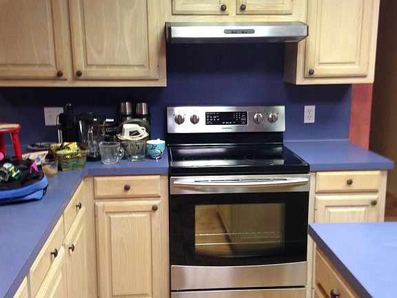 3rd image of 940 Melinda Ln
