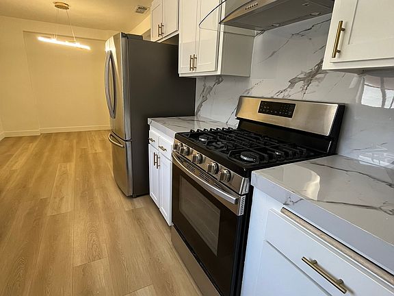 5th image of 15239 Covello St #1/2
