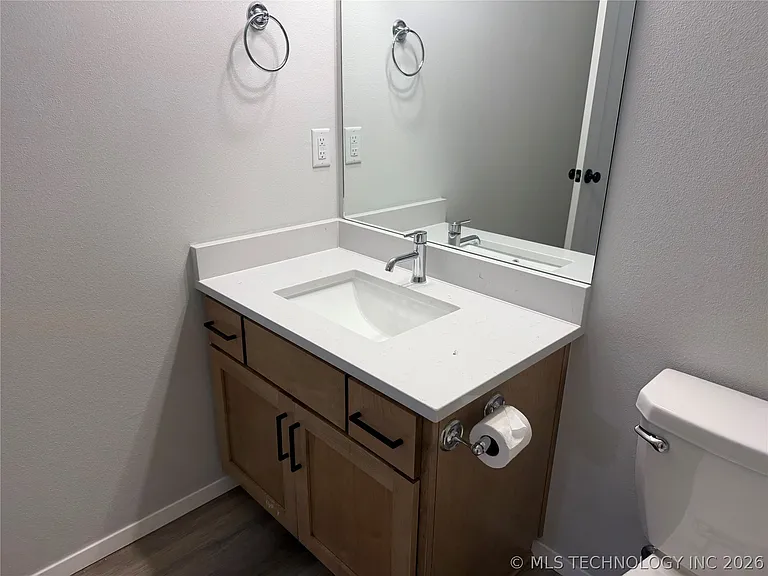 1640 E 140th Pl — Photo 9