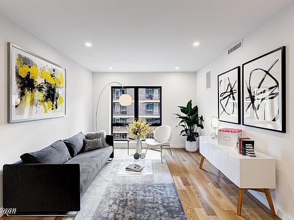 4th image of 2117 31st Ave APT 2J
