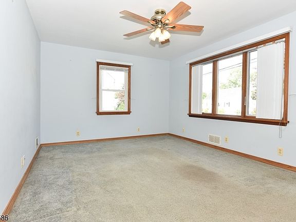 4th image of 39-02 Jasper Rd