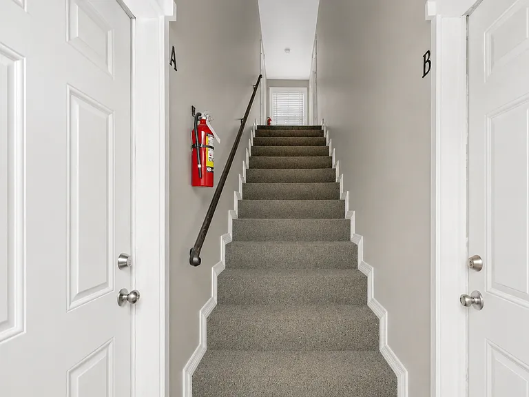 Broadmoor Apartments — Photo 1