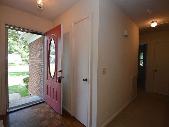 5th image of 309 Holtz Ln