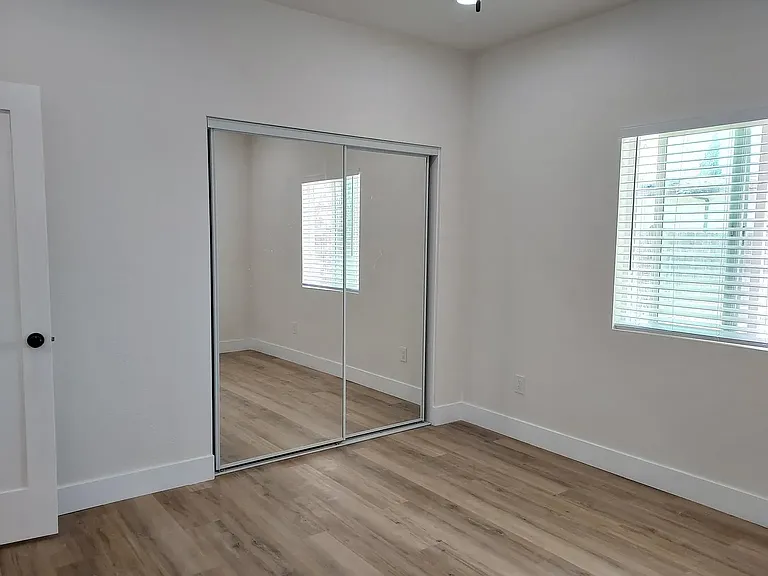 8814 Geraldine Ave — Photo 5